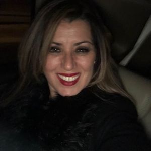 Meet your Posher, Carmelia